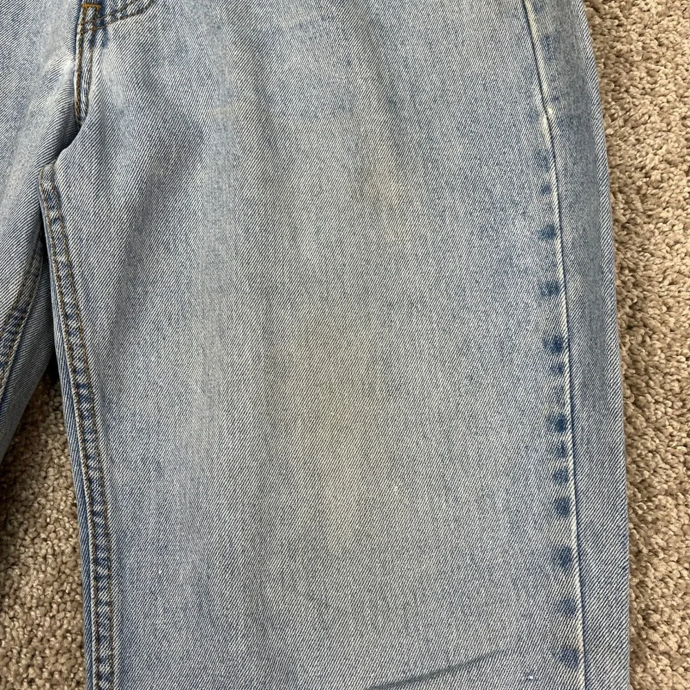 Levis 550 Jeans Mens 34x30 Light Wash Blue Straight Leg 5 Pocket Distressed FLAW